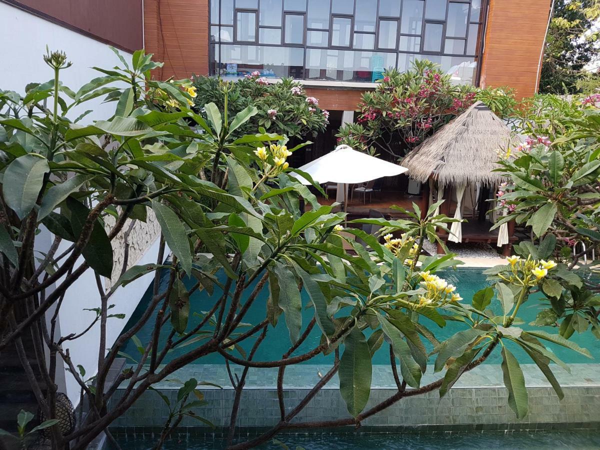 Narisha Guesthouse Kupang  Buitenkant foto