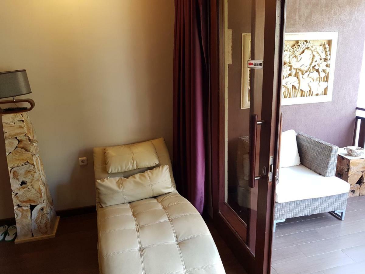 Narisha Guesthouse Kupang  Buitenkant foto