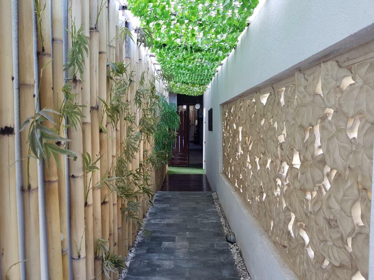 Narisha Guesthouse Kupang  Buitenkant foto