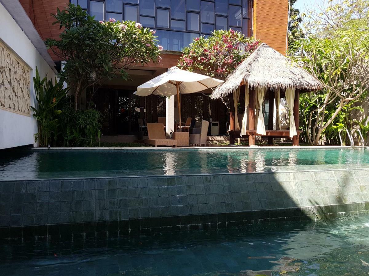Narisha Guesthouse Kupang  Buitenkant foto