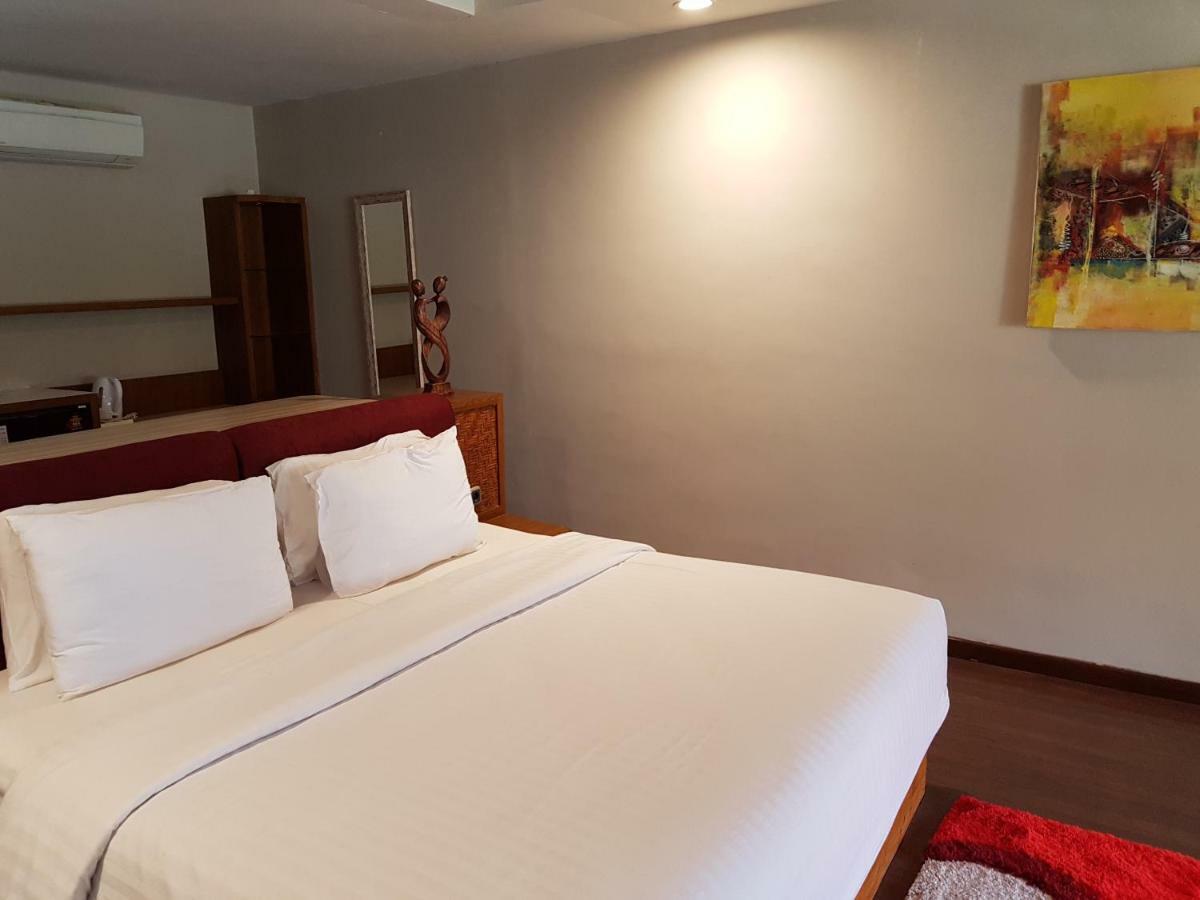 Narisha Guesthouse Kupang  Buitenkant foto
